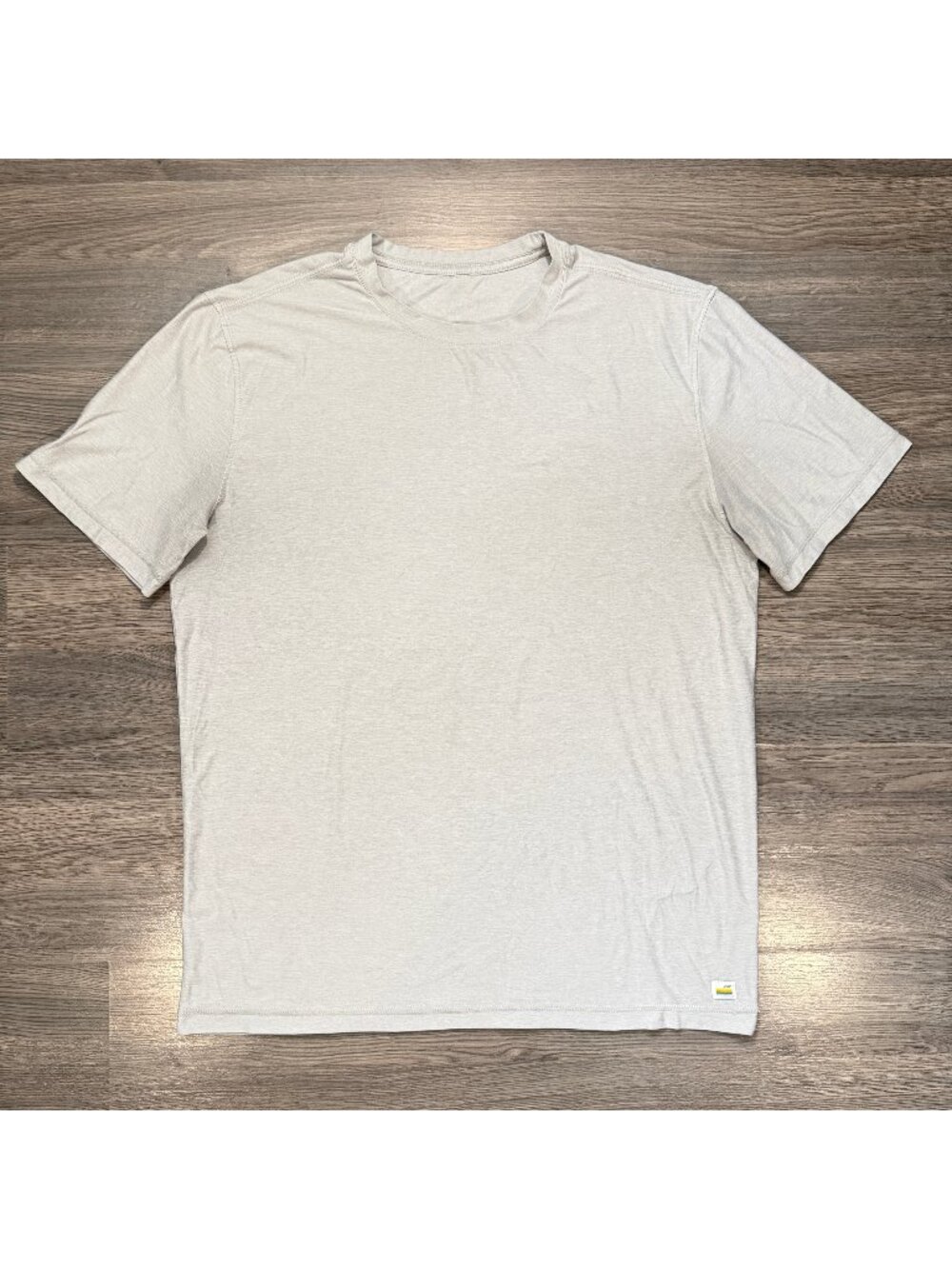 Vuori Men's Strato Tech Tee - Light Grey